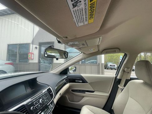 Used 2017 Honda Accord LX image 15