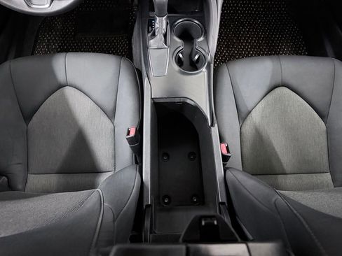 Used 2019 Toyota Camry LE FWD image 25