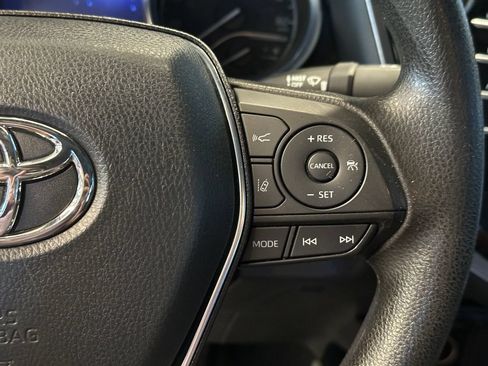 Used 2020 Toyota Camry LE AWD/4WD image 12