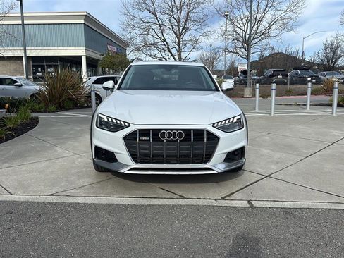 Used 2023 Audi A4 2.0T allroad Premium Plus image 3