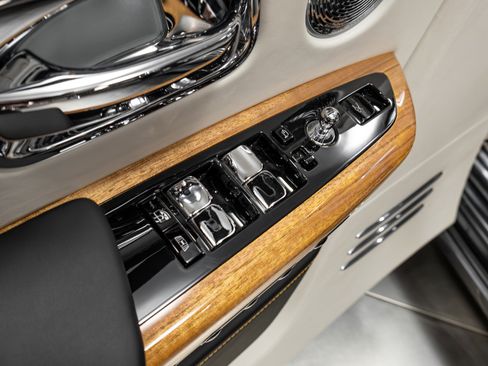 Used 2019 Rolls-Royce Phantom Sedan image 73