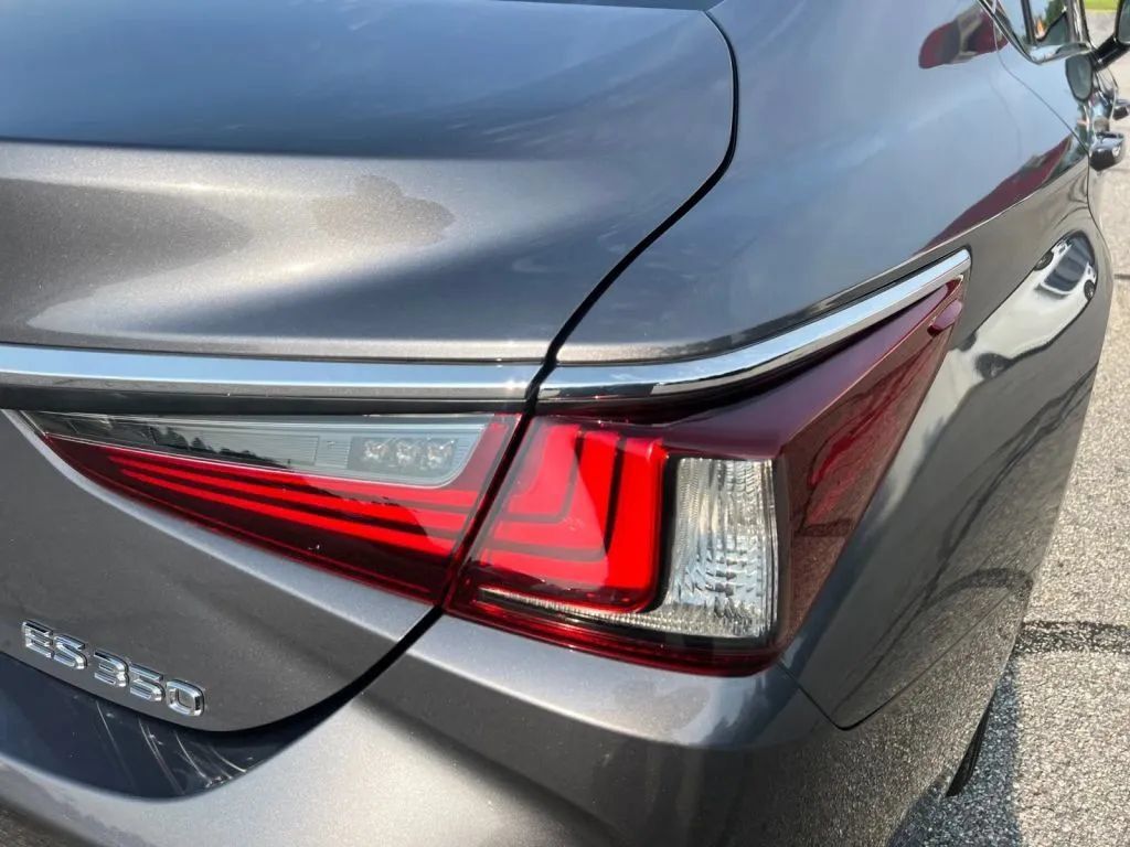Used 2019 Lexus ES 350 w/ Premium Package FWD image 38