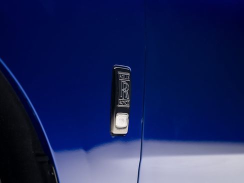 Used 2021 Rolls-Royce Cullinan Black Badge image 22