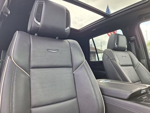 Used 2024 Cadillac Escalade Sport RWD image 33