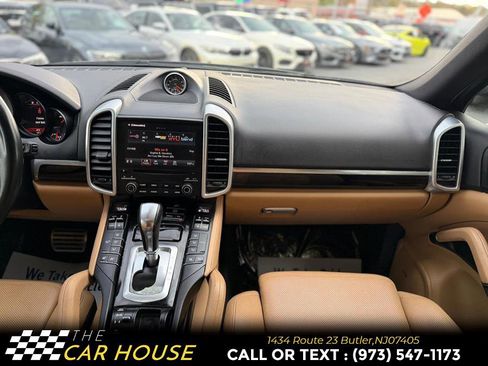 Used 2017 Porsche Cayenne S image 27