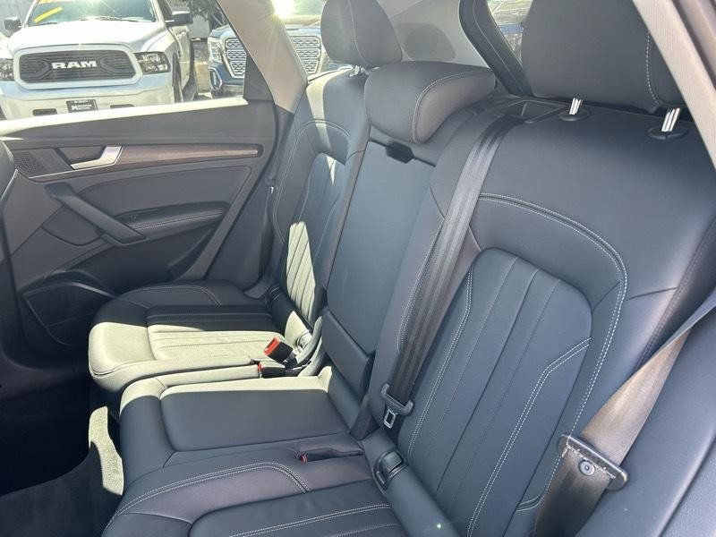 Used 2022 Audi Q5 2.0T Premium Plus w/ Premium Plus Package AWD/4WD image 15