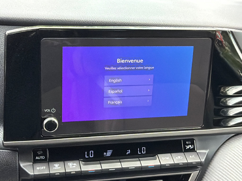 Used 2025 Toyota Camry SE w/ Convenience Package FWD image 30