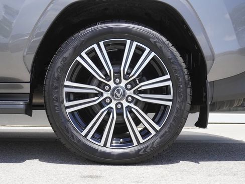 Used 2023 Lexus LX 600 4WD w/ Appearance Package image 33