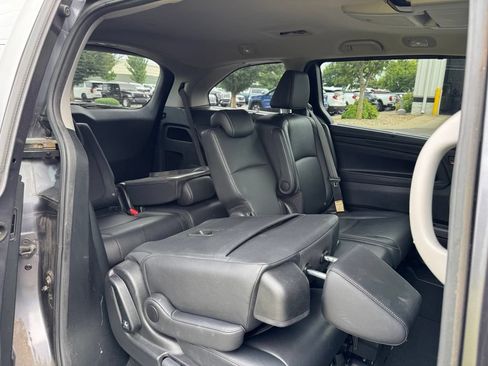 Used 2023 Honda Odyssey Touring image 14