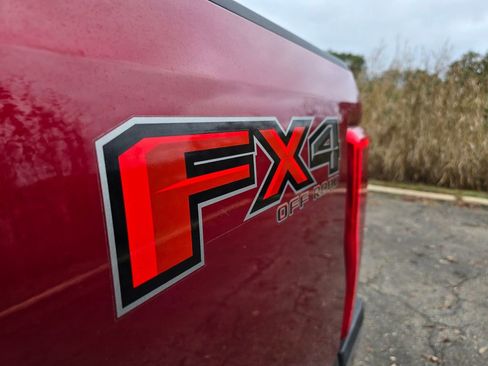 Used 2017 Ford F250 Lariat w/ Chrome Package image 27