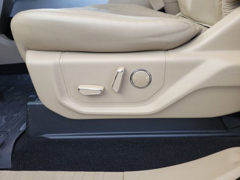 Used 2019 Ford F250 Lariat w/ Lariat Ultimate Package AWD/4WD image 18