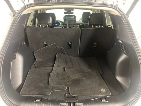 Used 2020 Ford Escape Titanium image 22