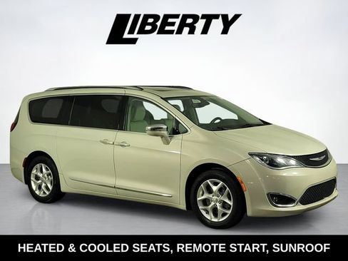 Used 2020 Chrysler Pacifica Limited FWD image 1