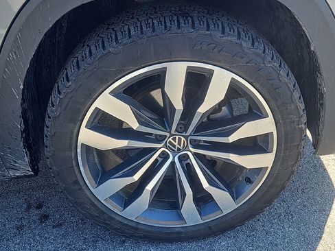 Used 2023 Volkswagen Atlas SEL Premium image 35