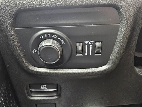 Used 2024 Jeep Grand Cherokee L Laredo image 29