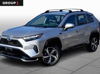 Used 2022 Toyota RAV4 SE w/ Weather & Moonroof Package video 1