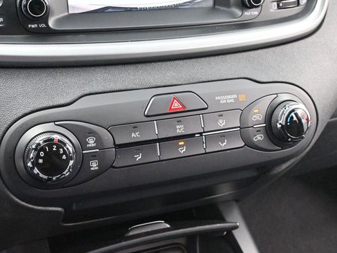 Used 2019 Kia Sorento L image 23