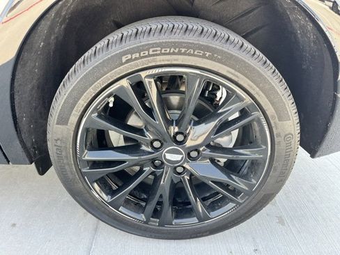 Used 2025 Cadillac XT4 Sport w/ LPO, Onyx Lite Package image 8