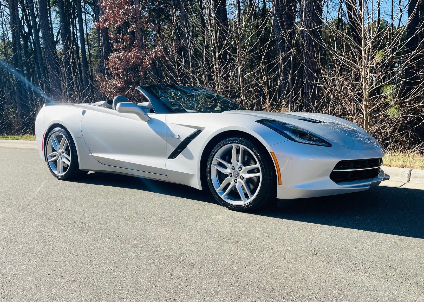 Used 2015 Chevrolet Corvette Stingray Convertible w/ 2LT Preferred Equipment Group RWD image 3