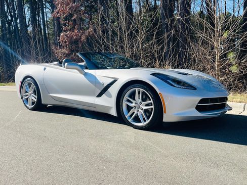 Used 2015 Chevrolet Corvette Stingray Convertible w/ 2LT Preferred Equipment Group RWD image 3