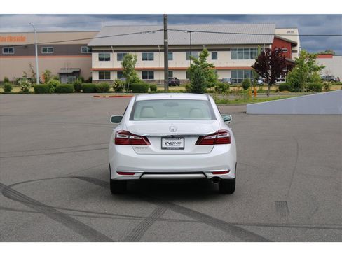 Used 2017 Honda Accord EX-L image 3