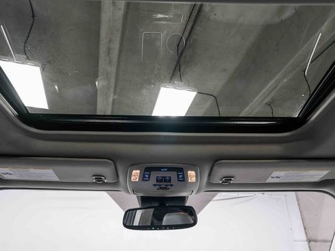 Certified 2024 Toyota Sienna XLE FWD image 17