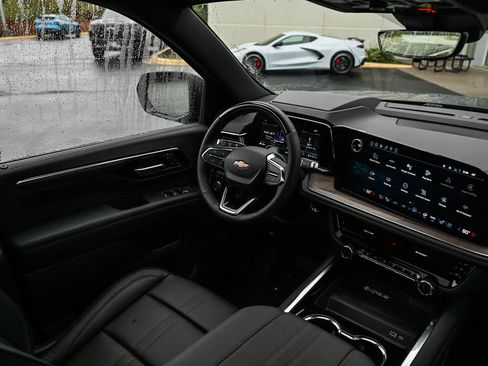 New 2026 Chevrolet Suburban High Country image 16