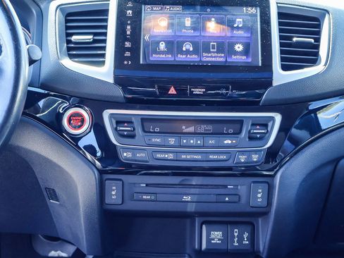 Used 2018 Honda Pilot Touring image 9