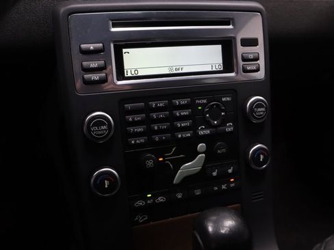Used 2010 Volvo XC70 3.2 image 30