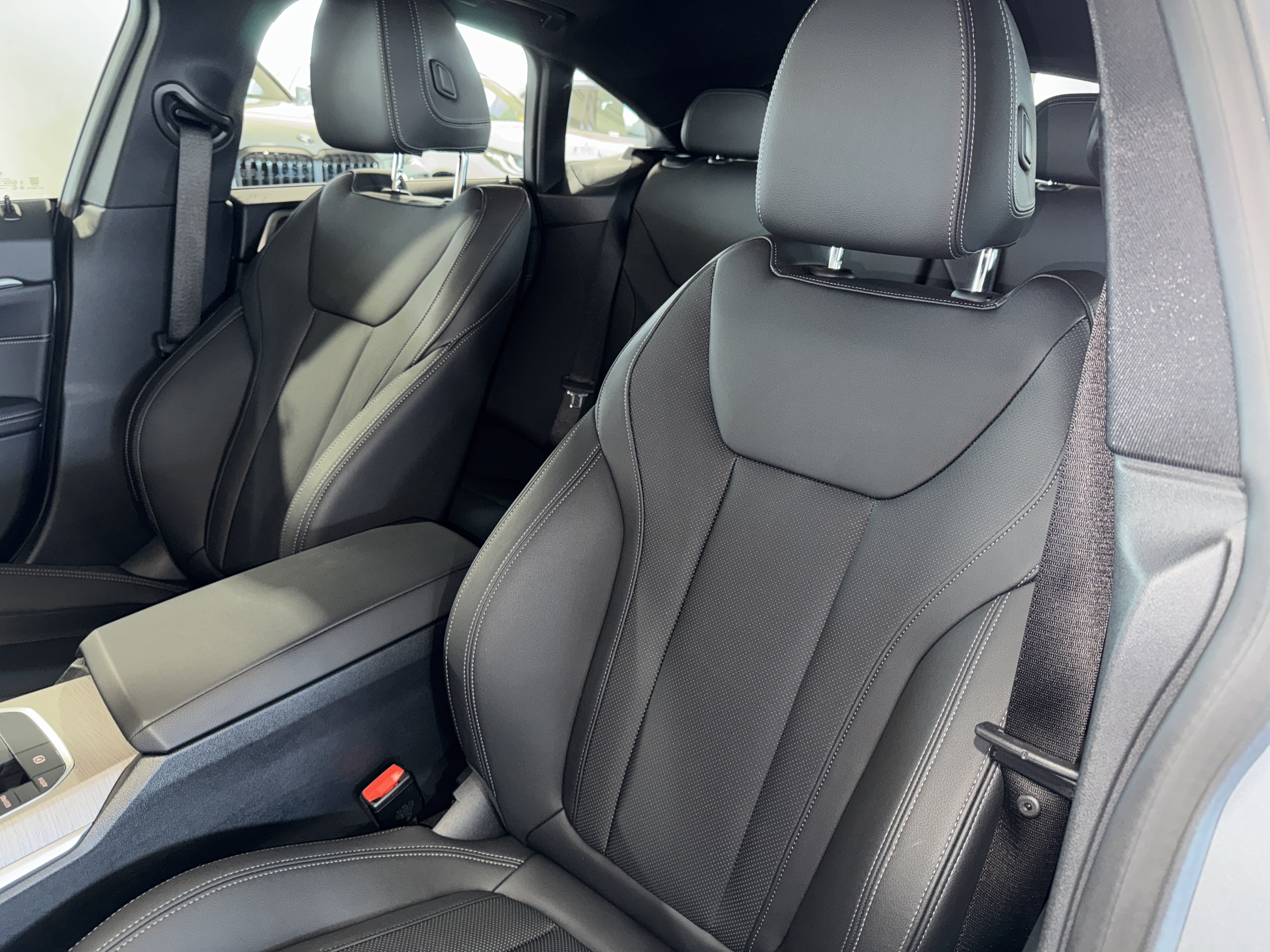 Certified 2025 BMW 430i w/ Premium Package RWD image 33
