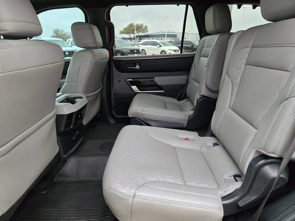 Used 2025 Toyota Sequoia Limited w/ Tow Technology Package AWD/4WD image 14