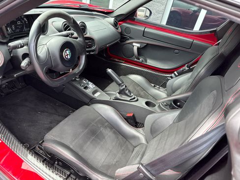 Used 2015 Alfa Romeo 4C Launch Edition w/ Convenience Group RWD image 22