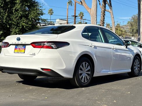 Used 2021 Toyota Camry LE image 4