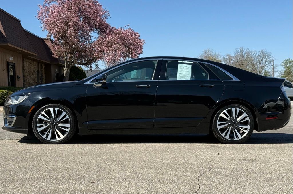 Used 2017 Lincoln MKZ Reserve w/ Climate Package FWD image 2