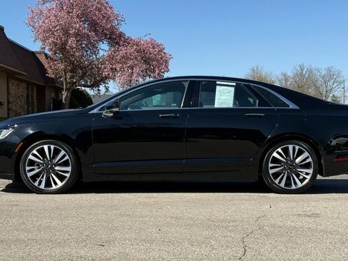 Used 2017 Lincoln MKZ Reserve w/ Climate Package FWD image 2