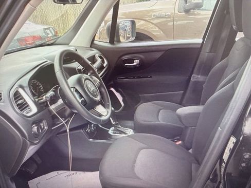 Used 2019 Jeep Renegade Sport w/ UConnect 7.0 Group AWD/4WD image 5