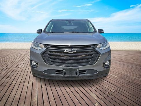 Used 2021 Chevrolet Traverse LT FWD image 2