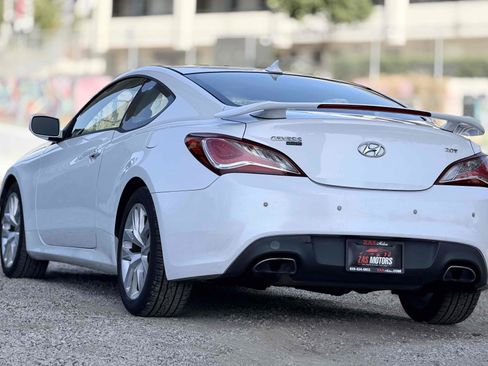 Used 2014 Hyundai Genesis 2.0T RWD image 33