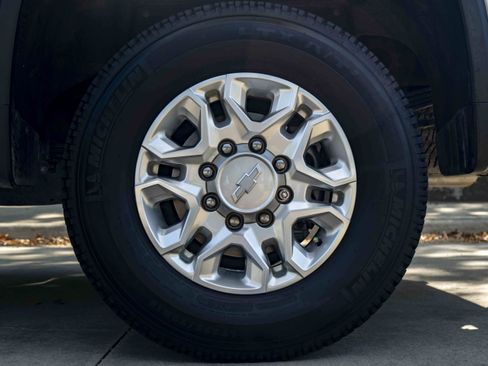 Used 2020 Chevrolet Silverado 2500 LT w/ Texas Edition RWD image 15