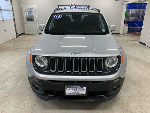 Used 2018 Jeep Renegade Latitude image 12