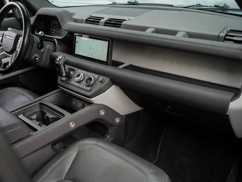 Used 2022 Land Rover Defender 110 SE image 18