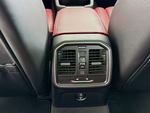 Certified 2025 Porsche Macan image 29