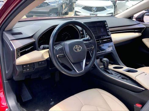 Used 2019 Toyota Avalon XLE w/ Moonroof Package FWD image 18