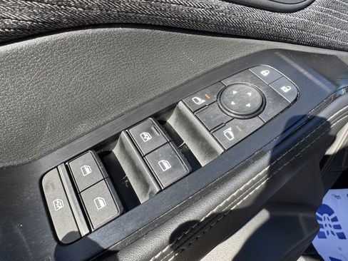 Used 2022 Nissan Rogue SV image 10