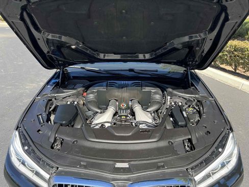 Used 2018 BMW ALPINA B7 xDrive image 22