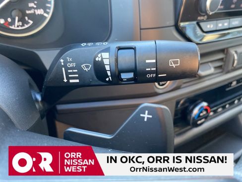 Used 2024 Nissan Pathfinder S image 30