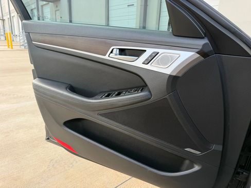 Used 2018 Genesis G80 3.8 w/ Option Group 03 image 22