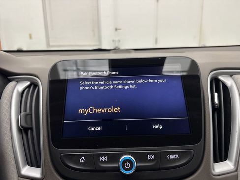 Used 2022 Chevrolet Malibu LS w/ Driver Confidence Package II image 22