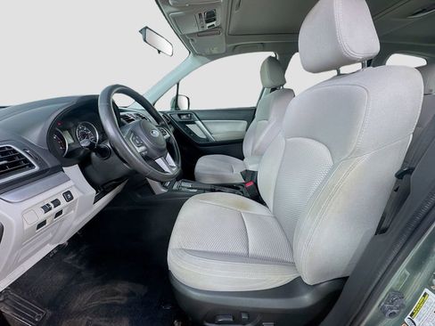 Used 2018 Subaru Forester 2.5i Premium w/ All-Weather Package AWD/4WD image 24