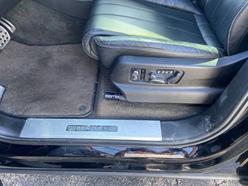 Used 2018 Bentley Bentayga image 7